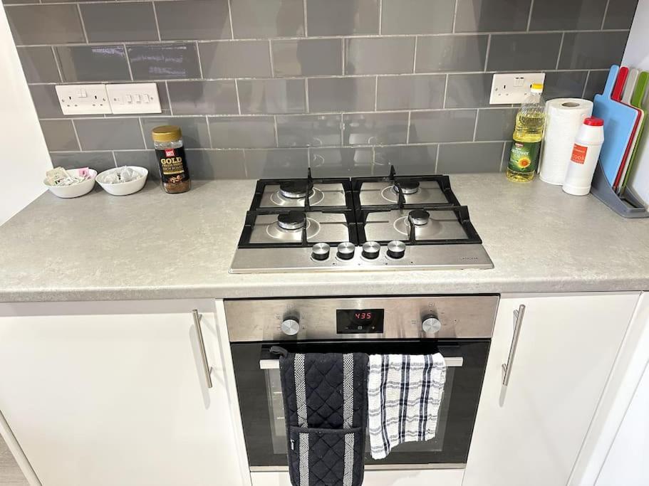 Hazel 1-bedroom Flat, Parking, Wifi, Prime Location, Close To Blenheim Palace & Oxford * Kidlington